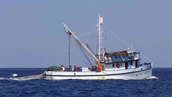 Objavljen Pravilnik o prostornom i vremenskom ograničenju obavljanja gospodarskog ribolova na moru pridnenom povlačnom mrežom koćom u 2020.
